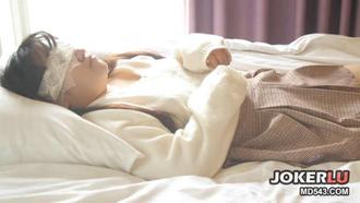  剛滿18就想被蒙眼調教的青春女孩